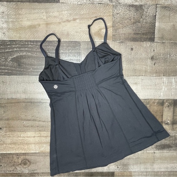 Lululemon Fouetté Tank size 6 - Picture 6 of 14
